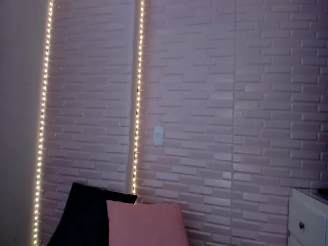 Live sex webcam photo for Lorenwillians #256305872