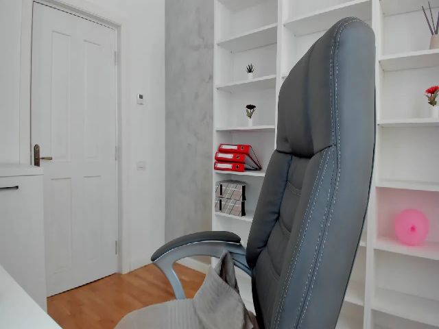 Live sex webcam photo for VanessaCroft #263053420