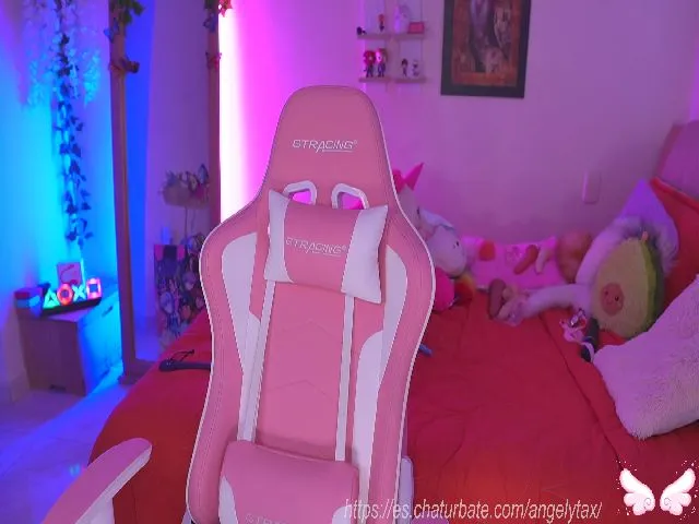 Live sex webcam photo for Angelytaxx #265171772