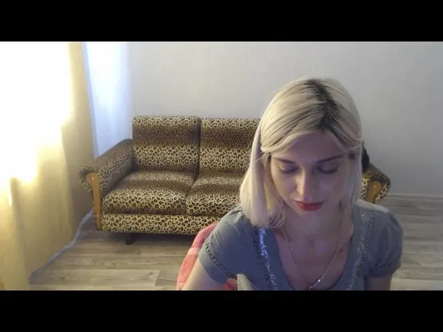 Live sex webcam photo for SexyBeatriice #253368922