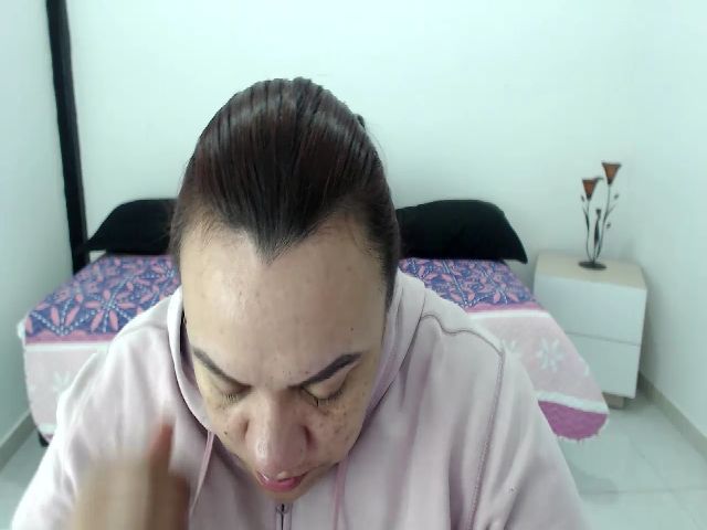 Live sex webcam photo for KimmyStone #260637911