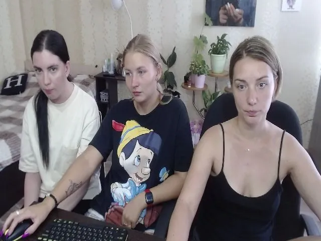 Live sex webcam photo for Emi_lywild #254163194