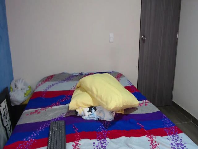 Live sex webcam photo for Kariana_02 #263332005