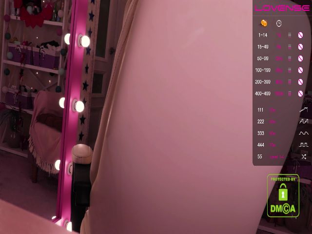 Live sex webcam photo for Lineagee #252763625