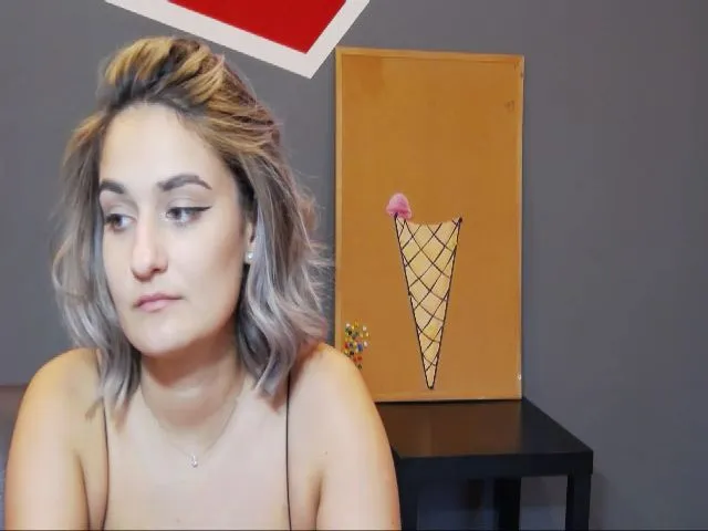 Live sex webcam photo for SecretAmber #253848712