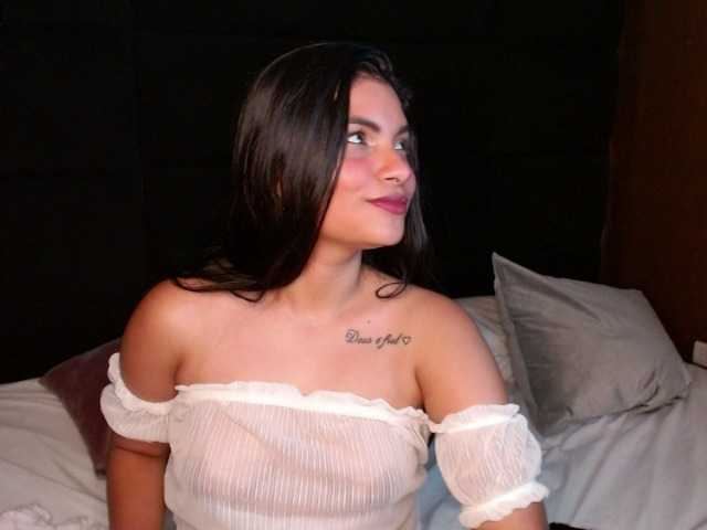 Live sex webcam photo for lolaastars1 #241560283