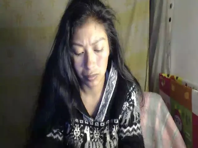 Live sex webcam photo for CHILENITAHOT #257939386