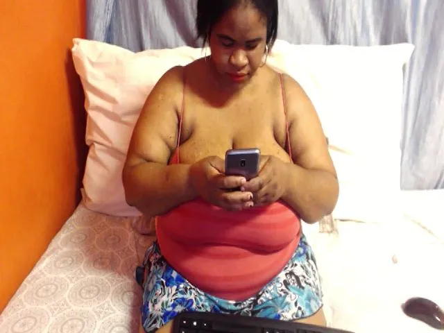 Live sex webcam photo for Sweetnozie #263031925