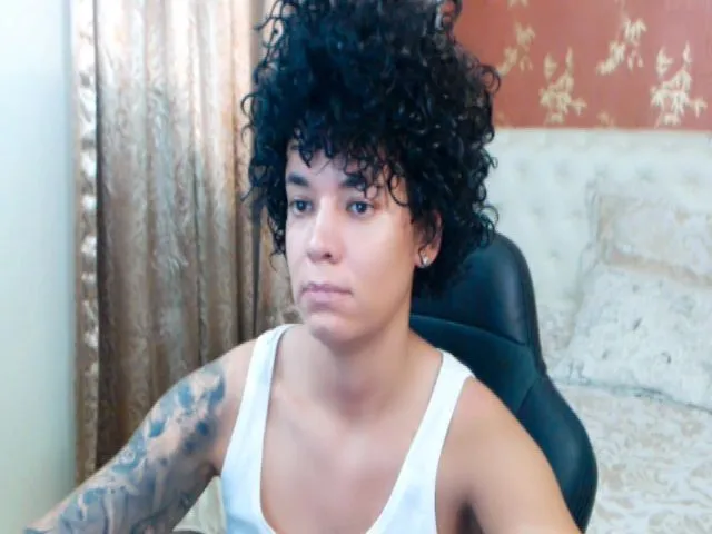 Live sex webcam photo for LaraAnne_ #256329307