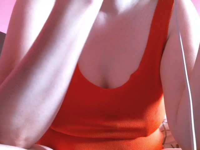 Live sex webcam photo for SweetFox #250071840