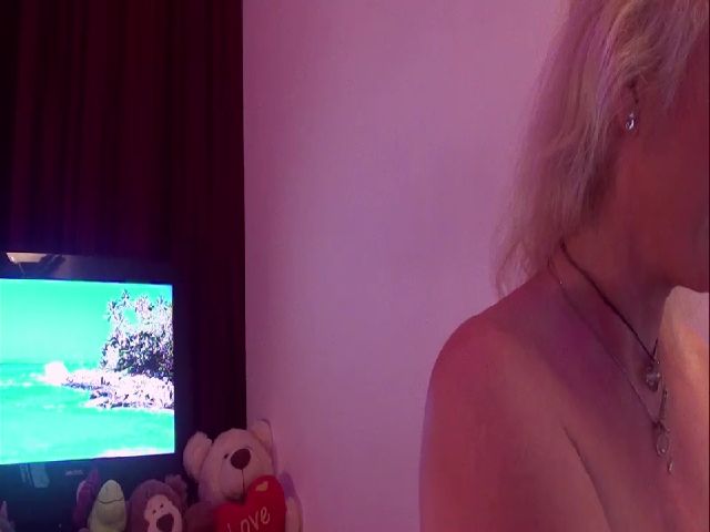 Live sex webcam photo for MoniCutex #259088976