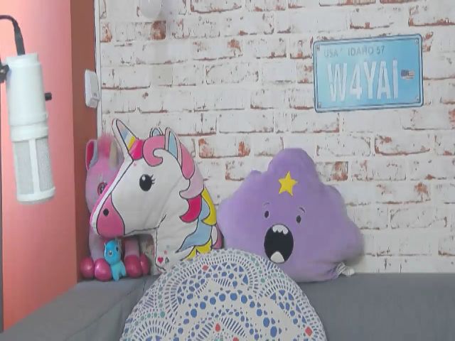 Live sex webcam photo for PoxyVibe #254154636