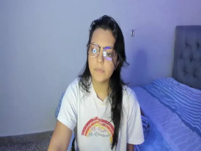 Live sex webcam photo for thays_mawakye #264618357