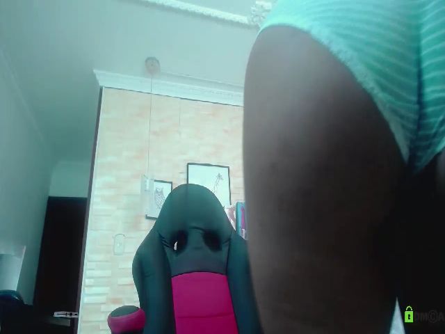 Live sex webcam photo for Roxana_06 #254358695