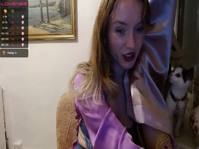 Live sex webcam photo for Lavender_Dove #252286219