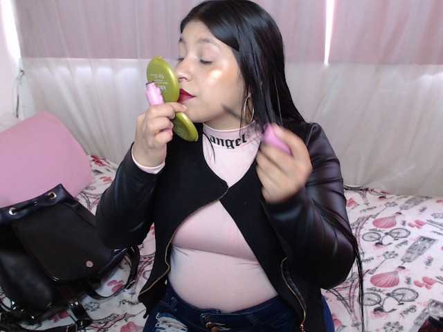 Live sex webcam photo for holly20a #287994853