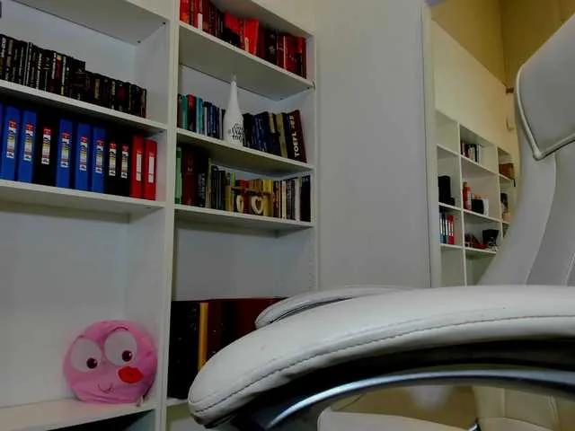 Live sex webcam photo for JenniferAmber #252137098