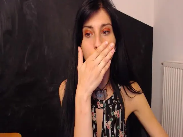 Live sex webcam photo for SnowSpacee #260304617