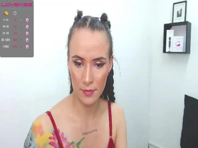 Live sex webcam photo for Avaa22_ #252333618