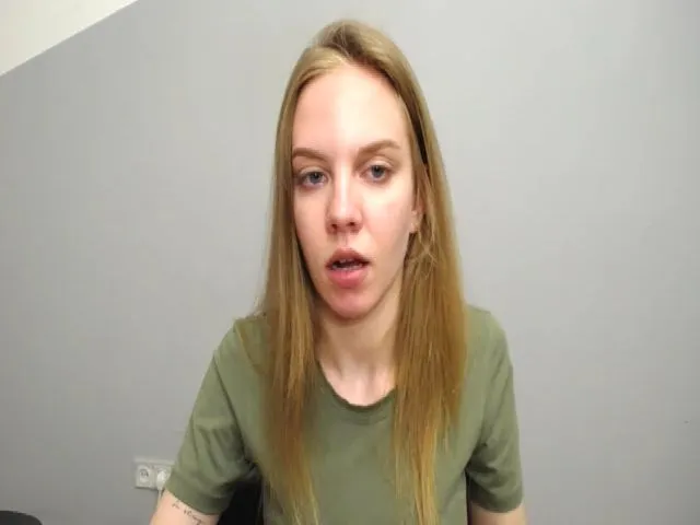 Live sex webcam photo for HappySecret_ #261625900