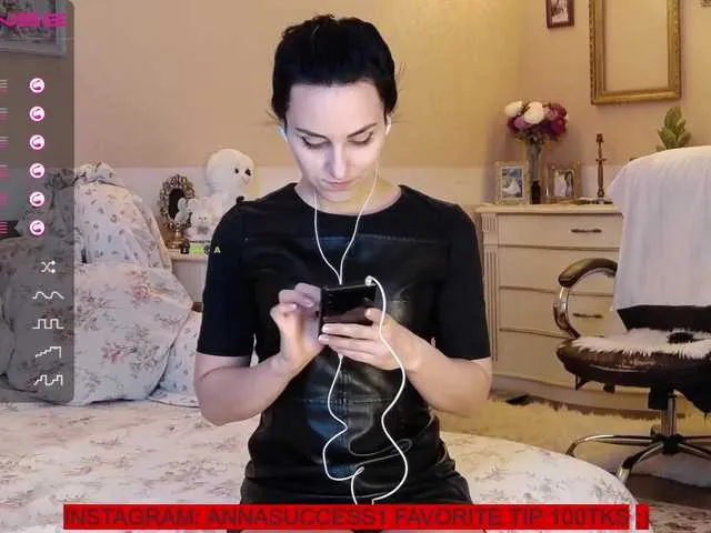 Live sex webcam photo for --Success-- #241261476
