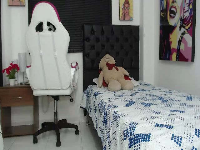 Live sex webcam photo for Andrea_acker #263680097