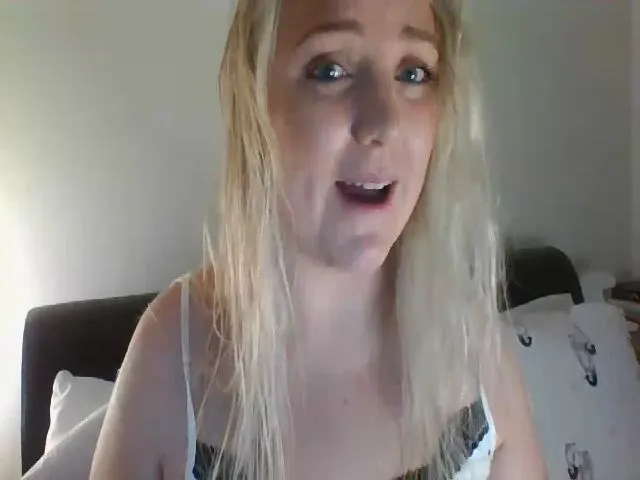 Live sex webcam photo for JessyLou #257802740