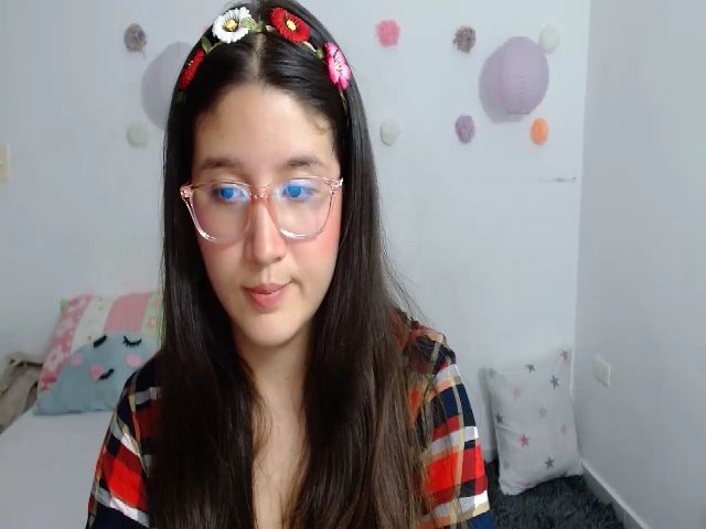 Live sex webcam photo for Em_aa #253338894