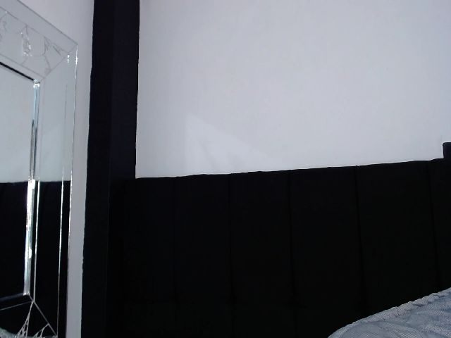 Live sex webcam photo for Luisa__torres #259988420