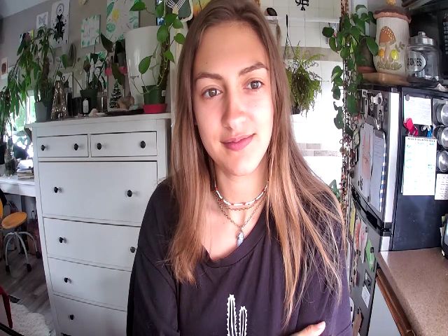 Live sex webcam photo for Sexylexi211 #260832992