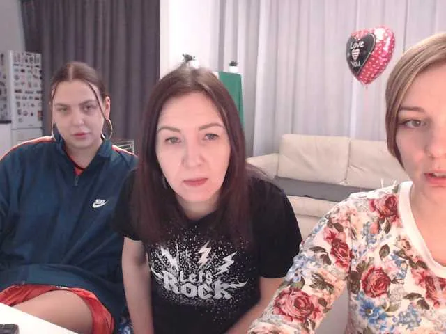 Live sex webcam photo for BugaGirls #241138715