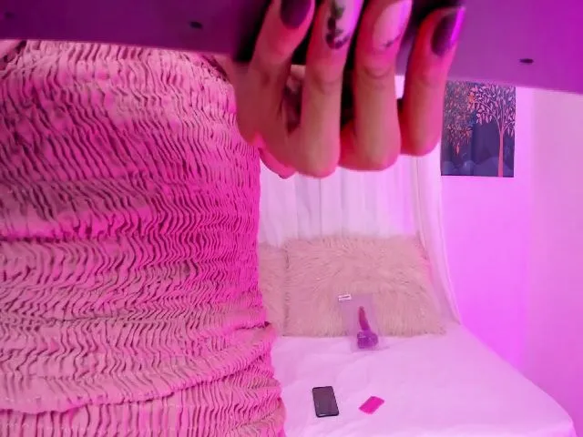 Live sex webcam photo for Meganmoore_ #257939681