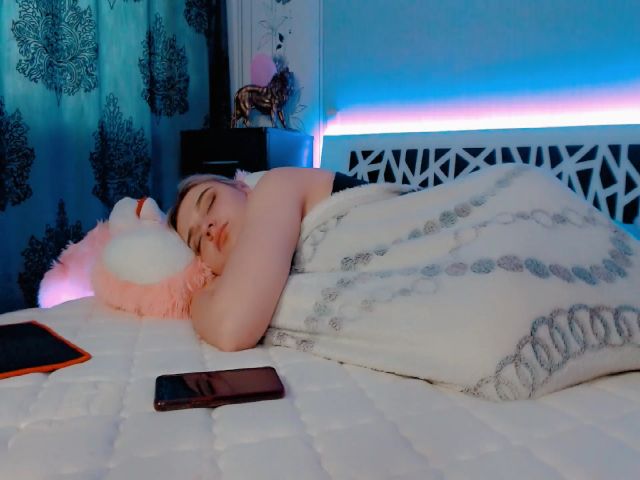 Live sex webcam photo for LindaRichXX #252715062