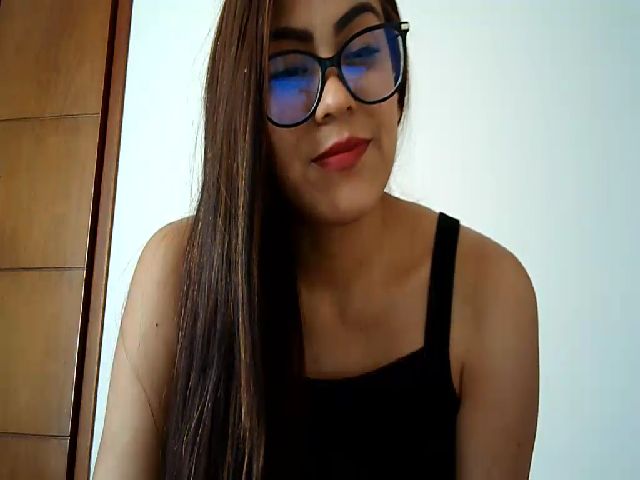 Live sex webcam photo for Elzarobberts #254896229