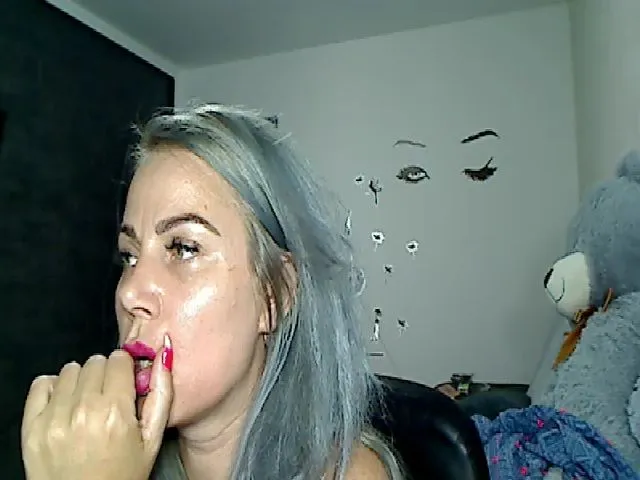 Live sex webcam photo for Yourmilf24 #260610806