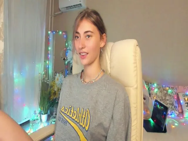 Live sex webcam photo for CuteCurles #261754715