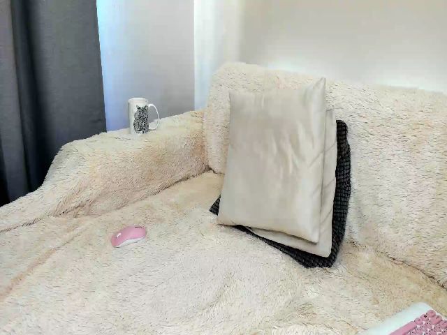 Live sex webcam photo for Urblonde #256564412