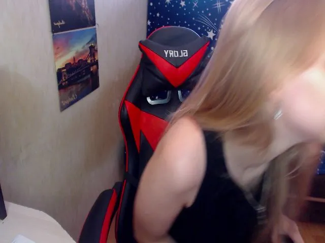 Live sex webcam photo for JessyGinger #260605488