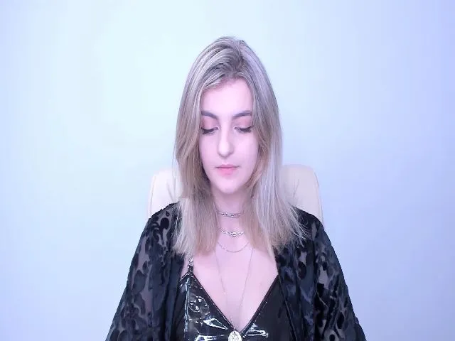Live sex webcam photo for HelelGretta #253365216