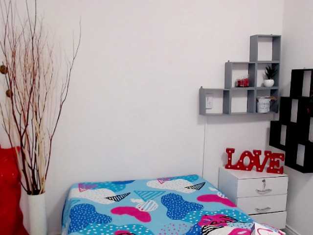 Live sex webcam photo for KiaMax #256180974