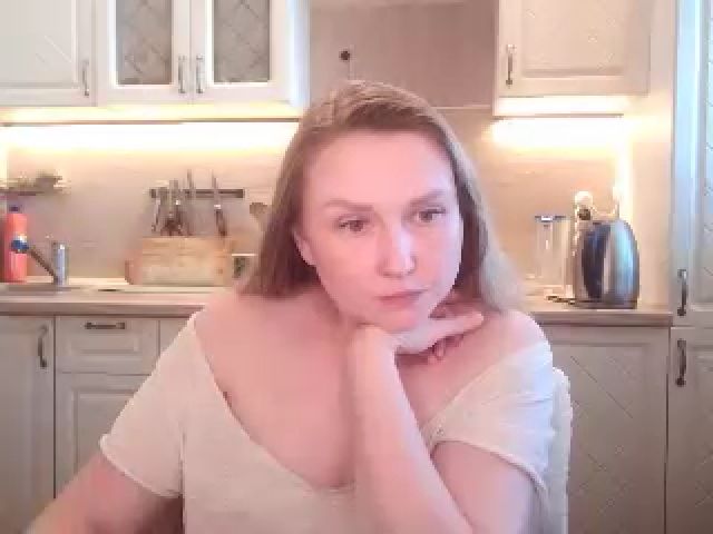 Live sex webcam photo for JaneGrey111 #258502096