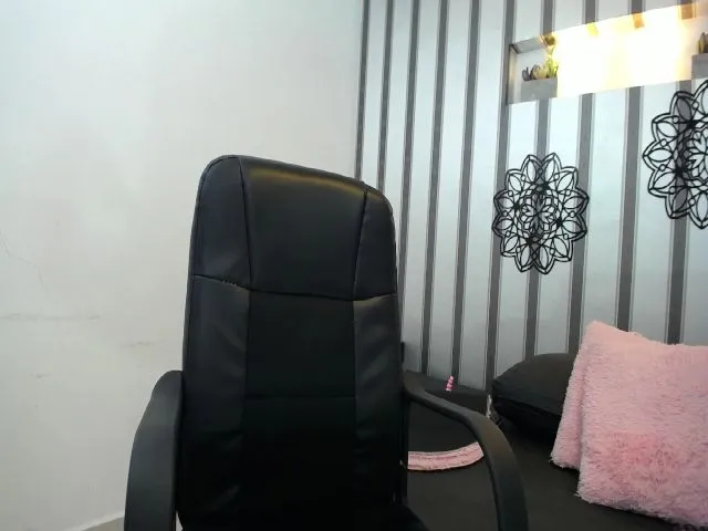 Live sex webcam photo for Anastasia_AG #265574861