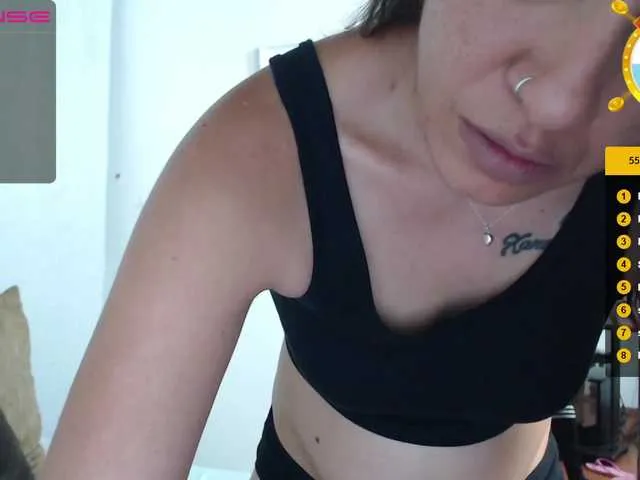 Live sex webcam photo for alicia-donato #241352417