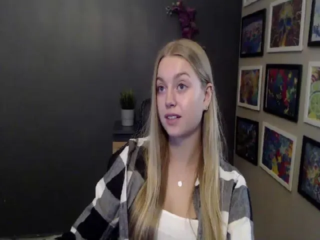 Live sex webcam photo for LUSTerica #265443513