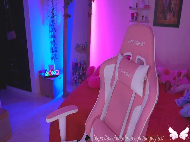 Live sex webcam photo for Angelytaxx #264108624