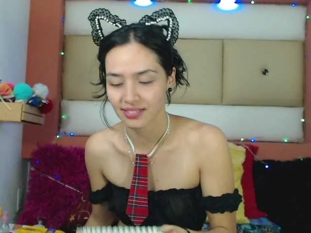 Live sex webcam photo for SophiexTayllo #254942680