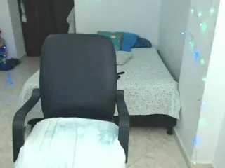 Live sex webcam photo for karinahotson1 #240872556