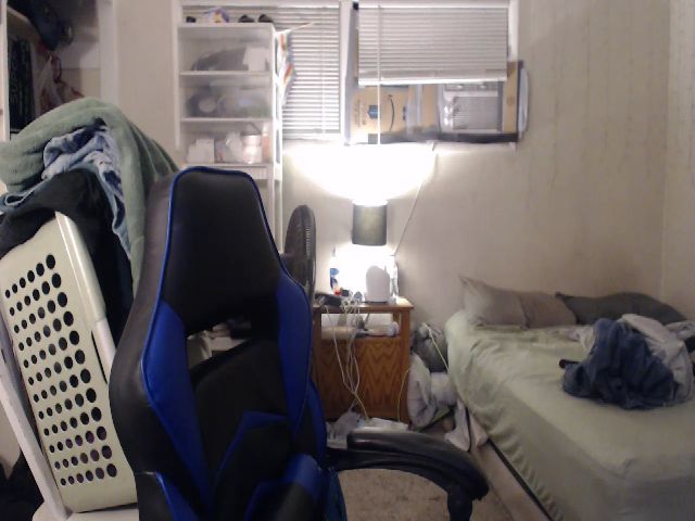 Live sex webcam photo for PunkChick420 #258535426