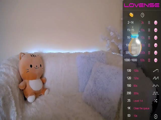 Live sex webcam photo for HarleyQuinnX_ #255674716