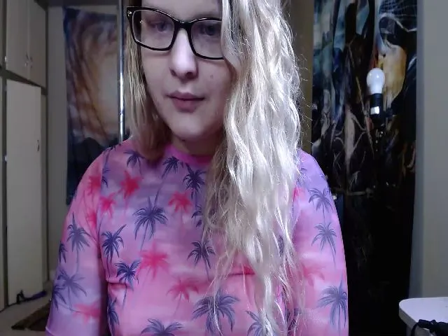 Live sex webcam photo for emilyhaze #254382914